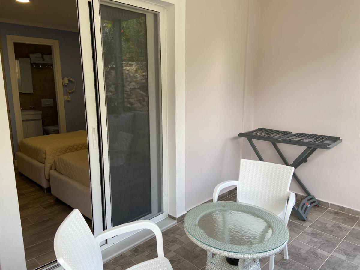Persephone Hotel Himare Exterior photo