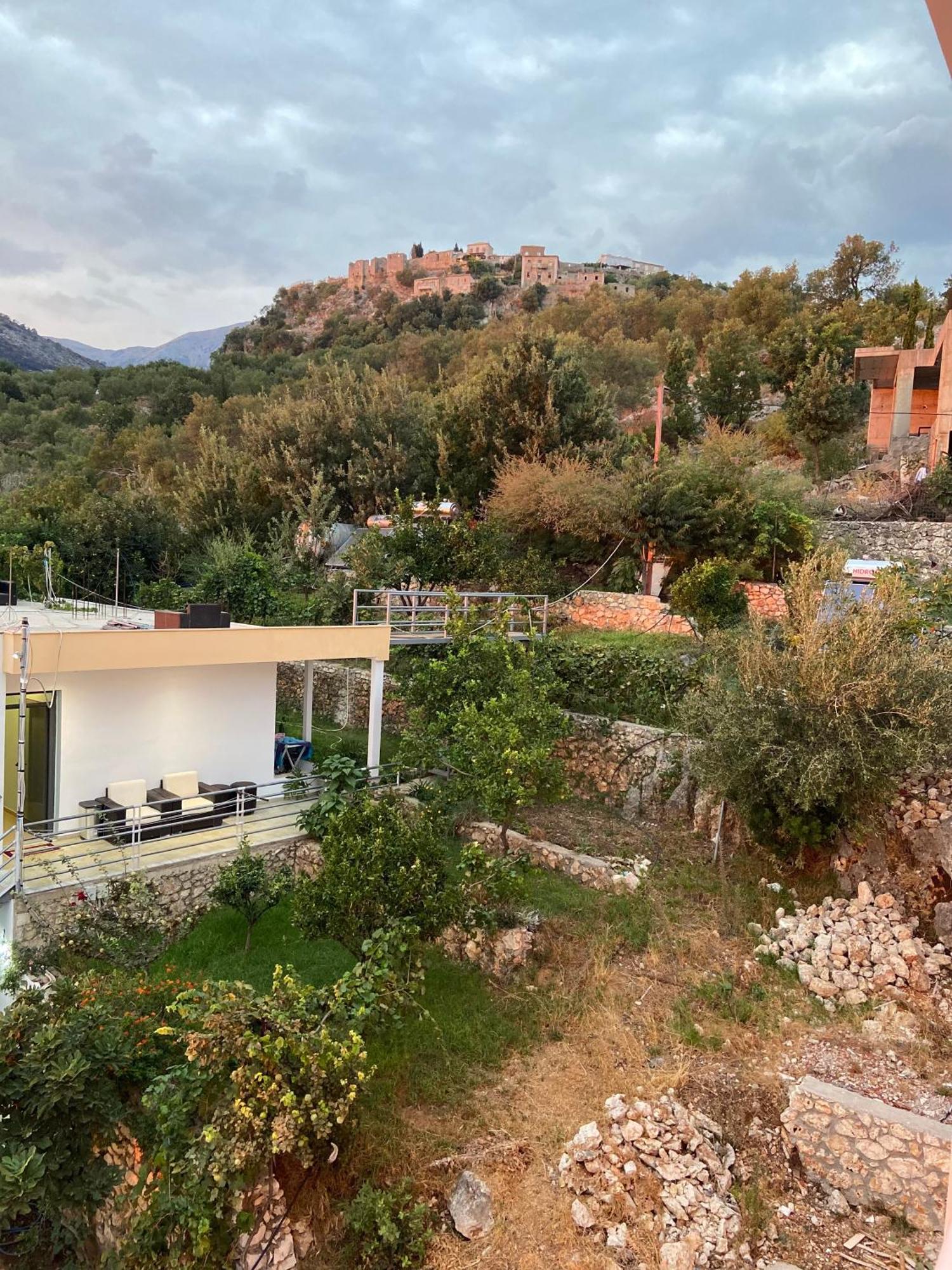 Persephone Hotel Himare Exterior photo