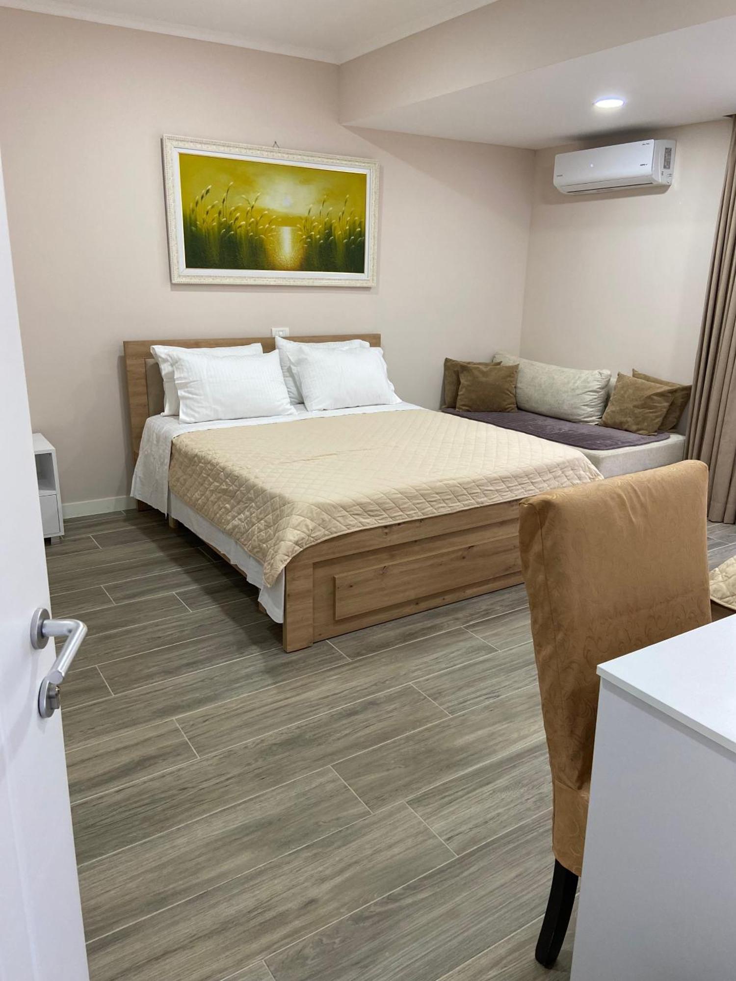 Persephone Hotel Himare Exterior photo
